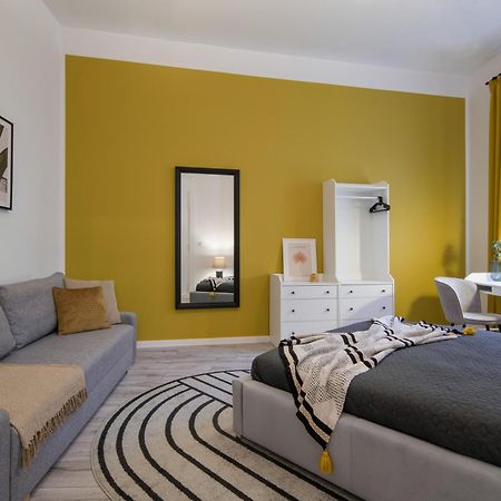 Wawelove Pilsudskiego - 3 Bedroom Apt. With Balcony And Free Parking! Kraków Eksteriør billede