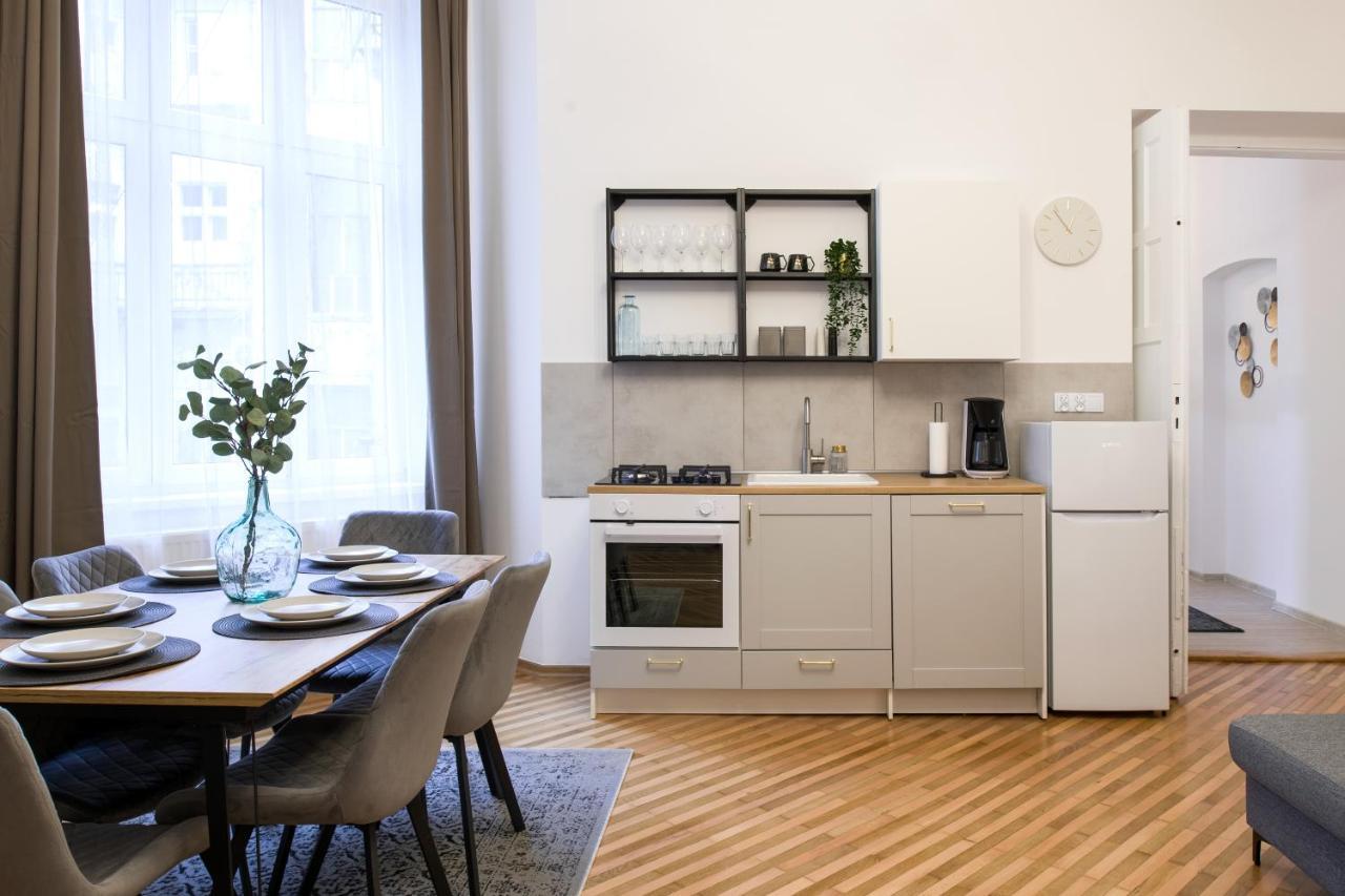 Wawelove Pilsudskiego - 3 Bedroom Apt. With Balcony And Free Parking! Kraków Eksteriør billede