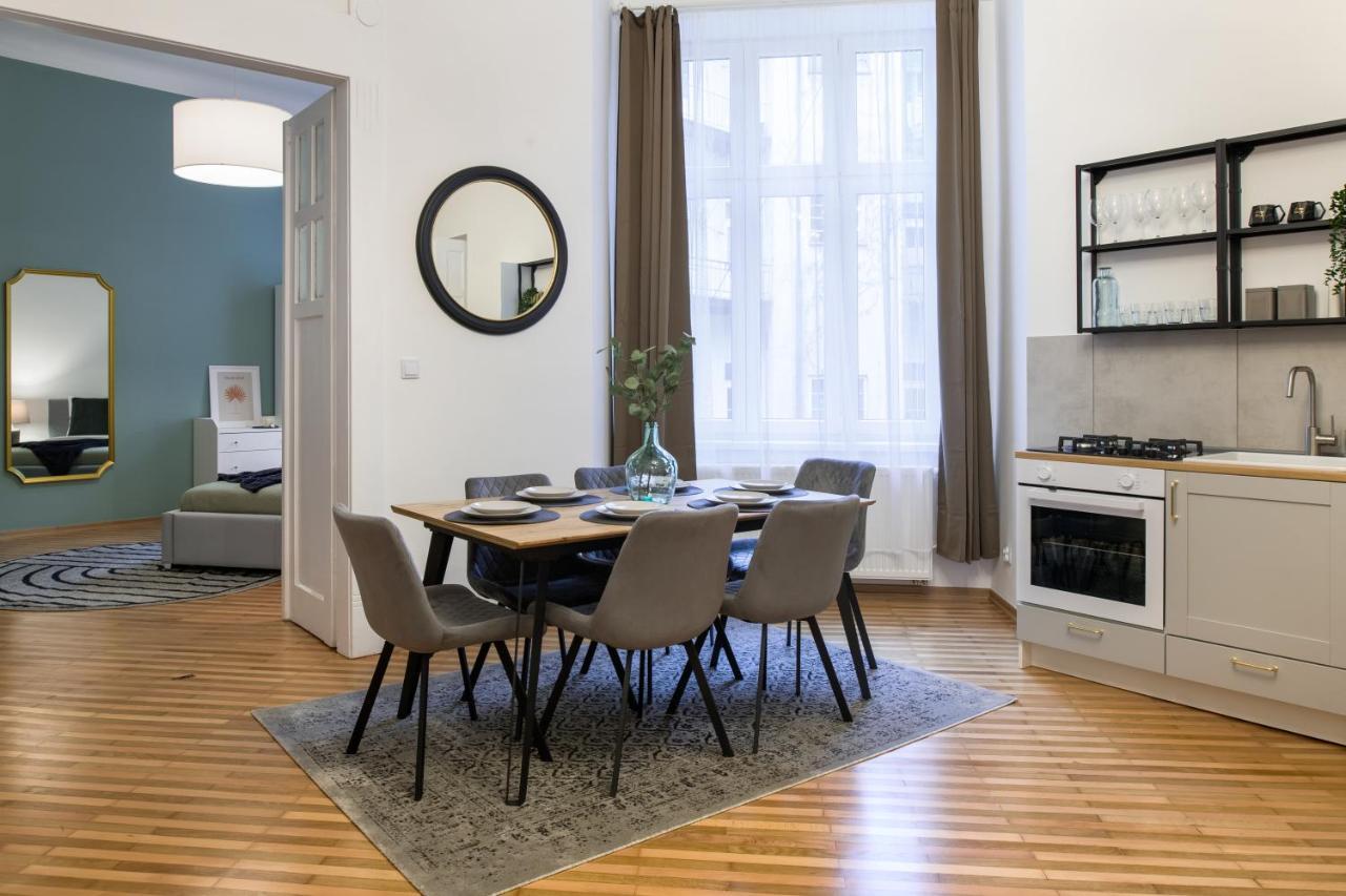 Wawelove Pilsudskiego - 3 Bedroom Apt. With Balcony And Free Parking! Kraków Eksteriør billede