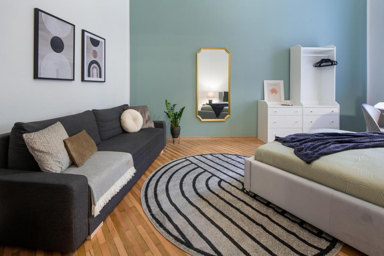 Wawelove Pilsudskiego - 3 Bedroom Apt. With Balcony And Free Parking! Kraków Eksteriør billede