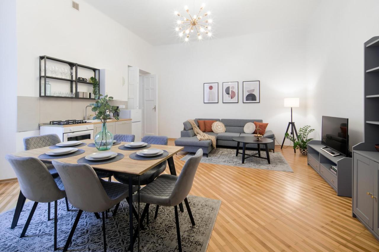Wawelove Pilsudskiego - 3 Bedroom Apt. With Balcony And Free Parking! Kraków Eksteriør billede