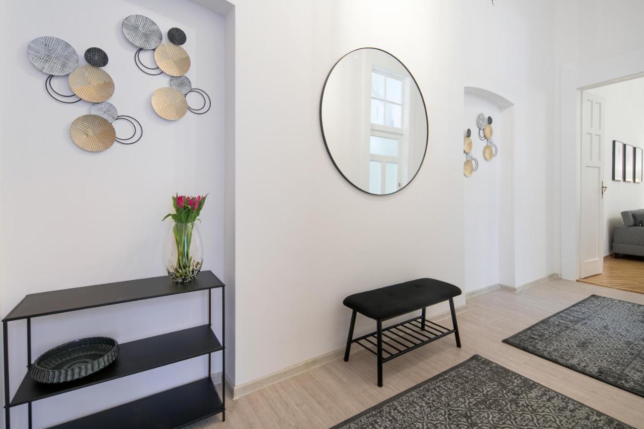 Wawelove Pilsudskiego - 3 Bedroom Apt. With Balcony And Free Parking! Kraków Eksteriør billede