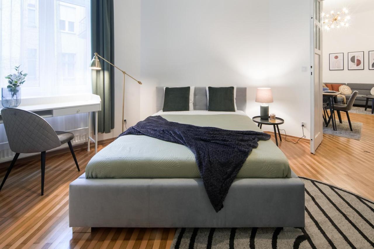 Wawelove Pilsudskiego - 3 Bedroom Apt. With Balcony And Free Parking! Kraków Eksteriør billede