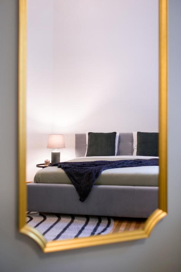 Wawelove Pilsudskiego - 3 Bedroom Apt. With Balcony And Free Parking! Kraków Eksteriør billede