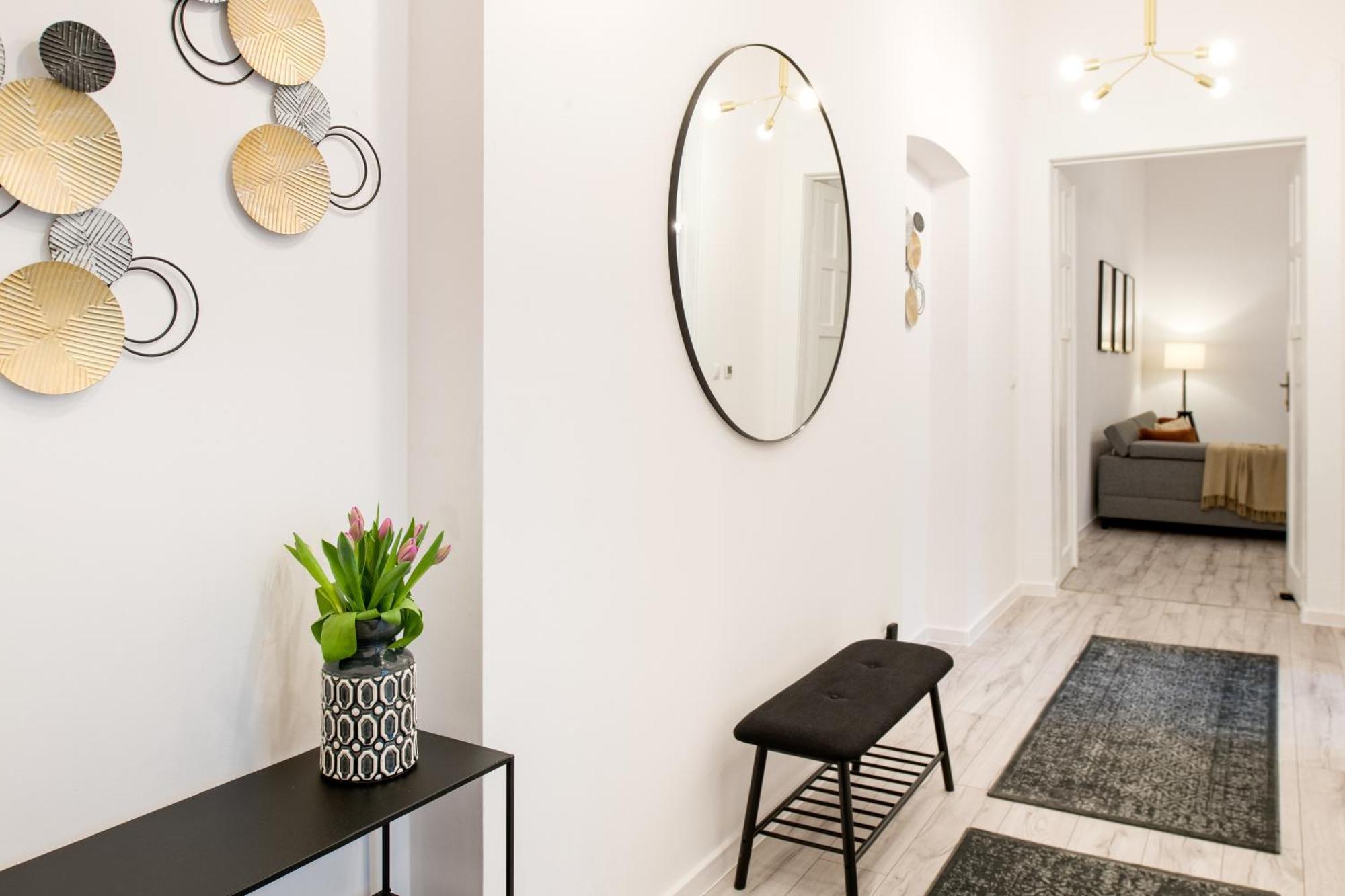 Wawelove Pilsudskiego - 3 Bedroom Apt. With Balcony And Free Parking! Kraków Eksteriør billede